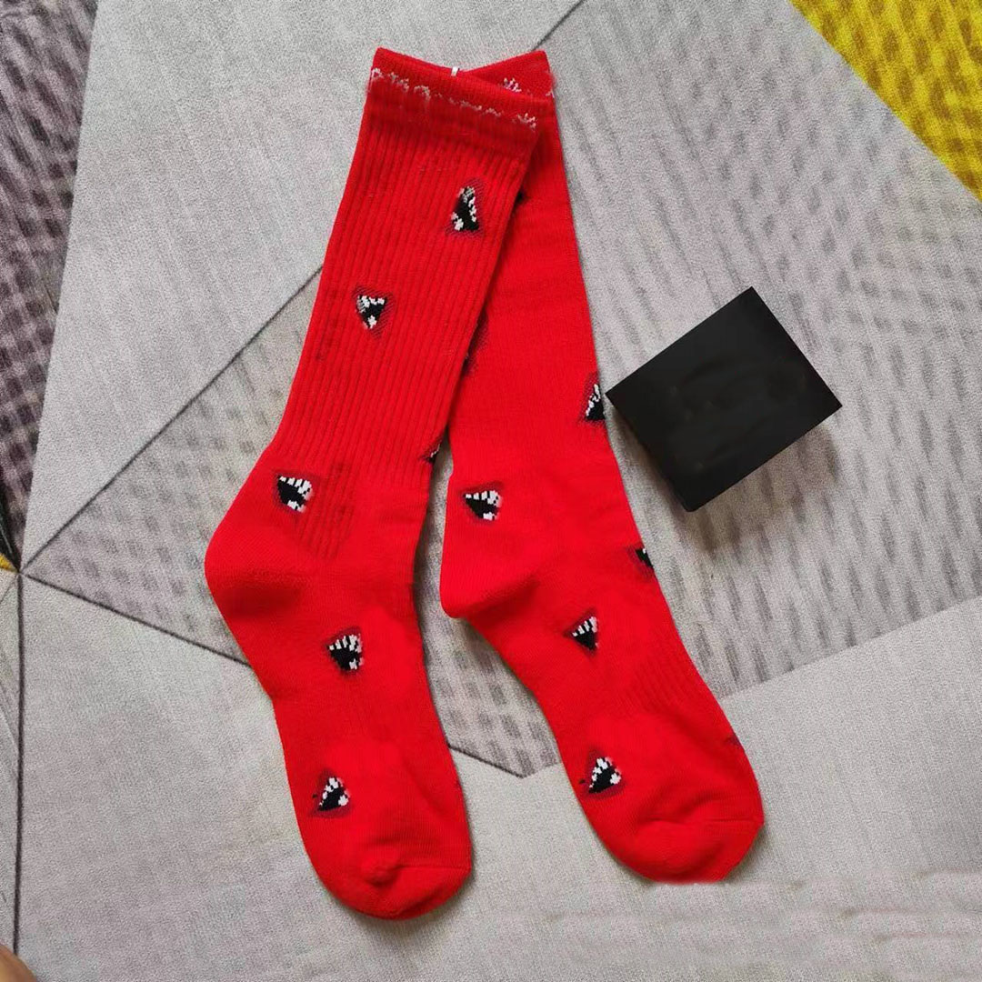 Men's Designer Socks for Autumn and Winter Warmth Mens Womens Long white socks Personalized Embroidery Designers Sports socks