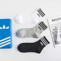 A1(Three pairs of white)