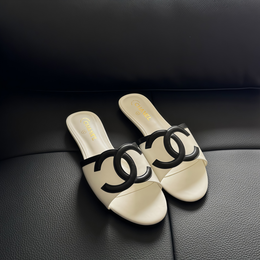 CHANEL 26S Lambskin Round Toe Flat Slide Sandals 1cm Women's White