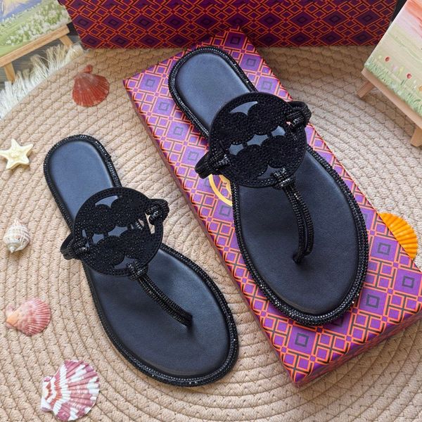 Designer Classic Luxury Women Flip Flops Fashion Clip On Comfort Flat Casual Sandals Summer Beach Slippers